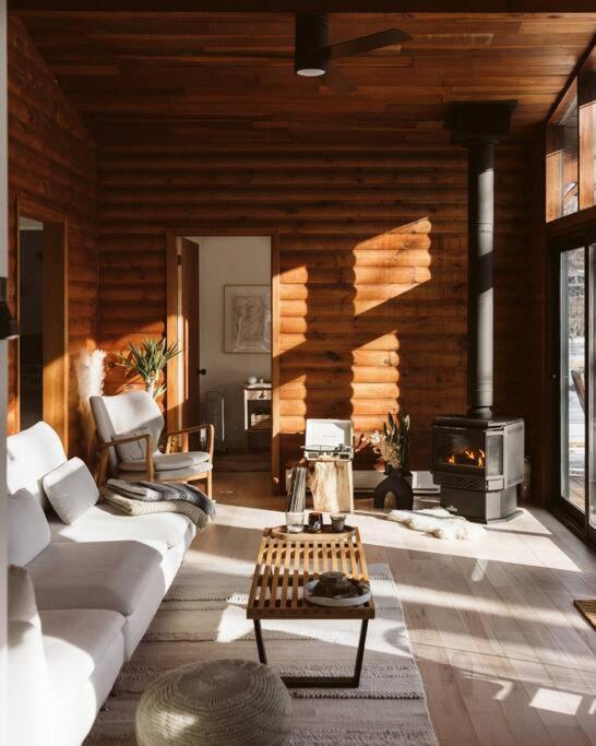 Black River Haus - Scandinavian Riverfront Muskoka