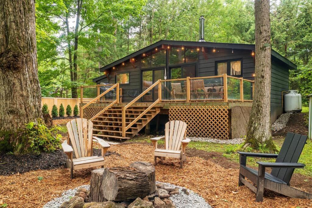 Chalet Black River Haus - Scandinavian Riverfront Muskoka